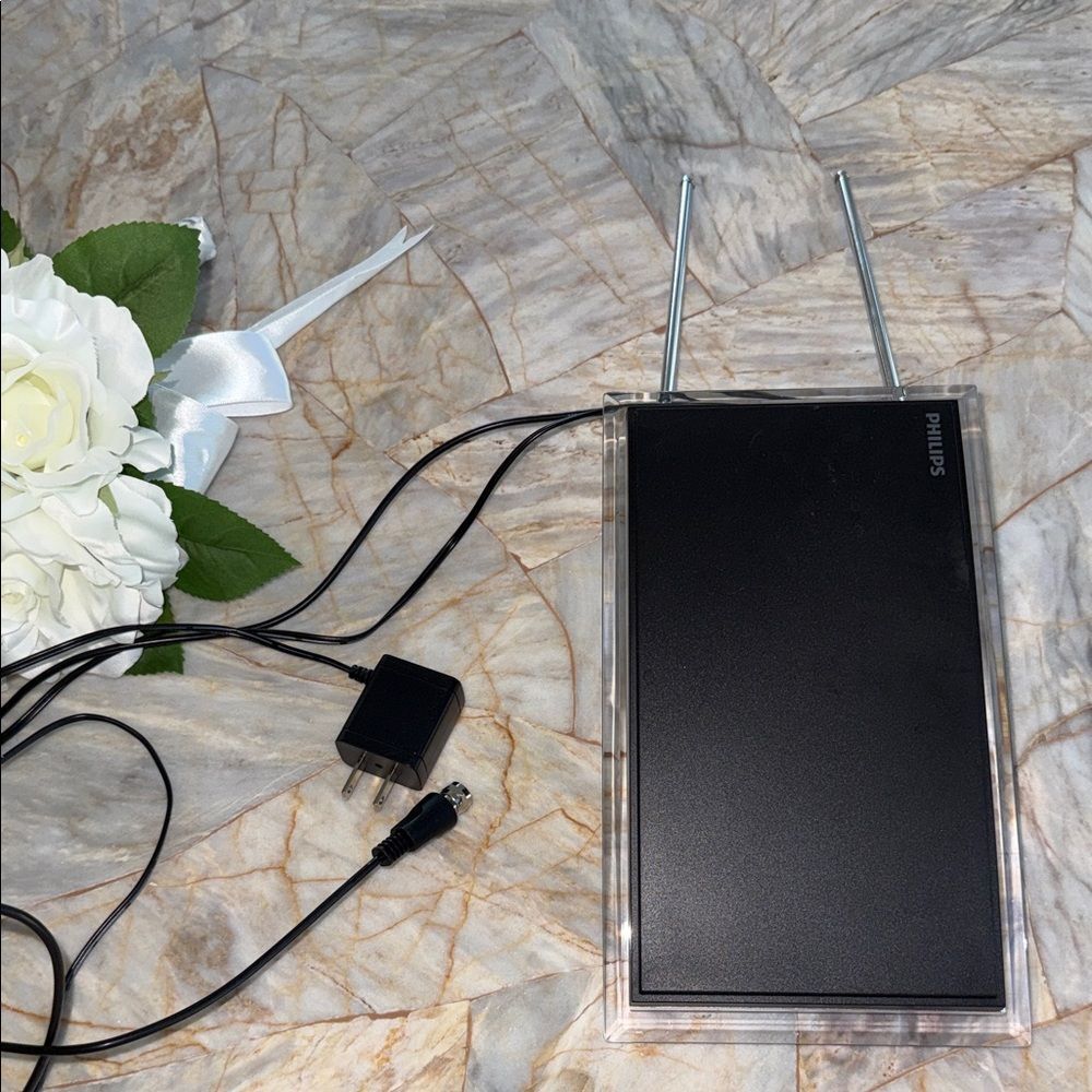 Philips SDV3237N/27 HD Crystal Amplified Indoor Antenna Black Clear Silver
